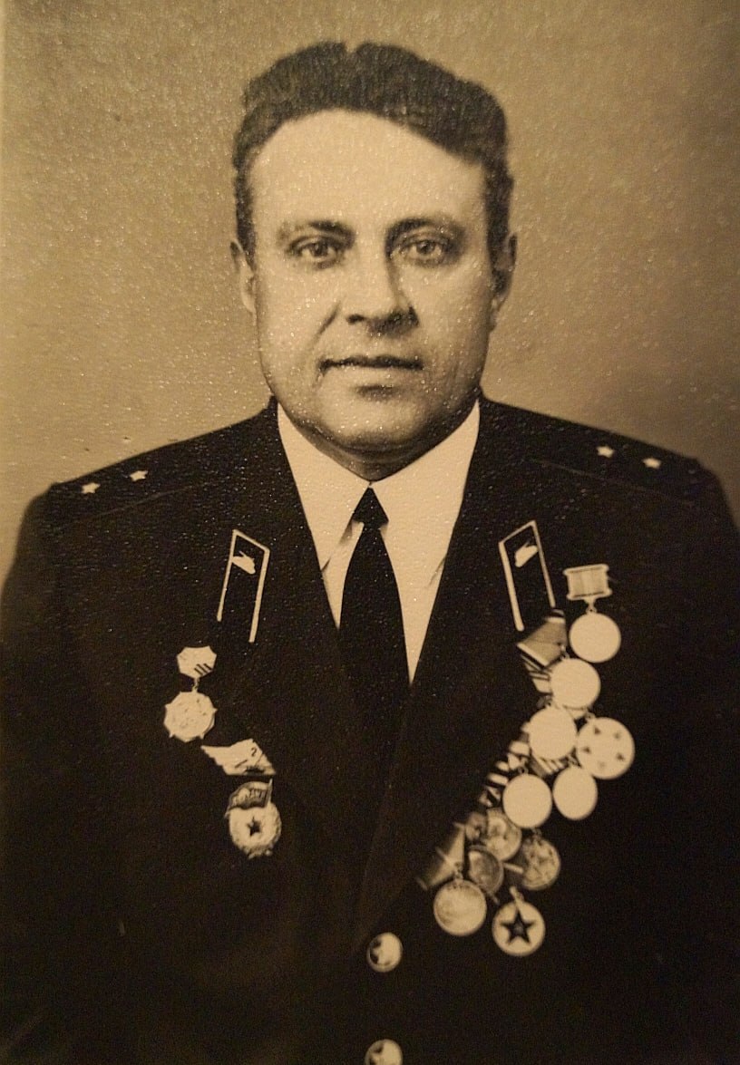 Ульянов Александр Иванович в военной форме с наградами
