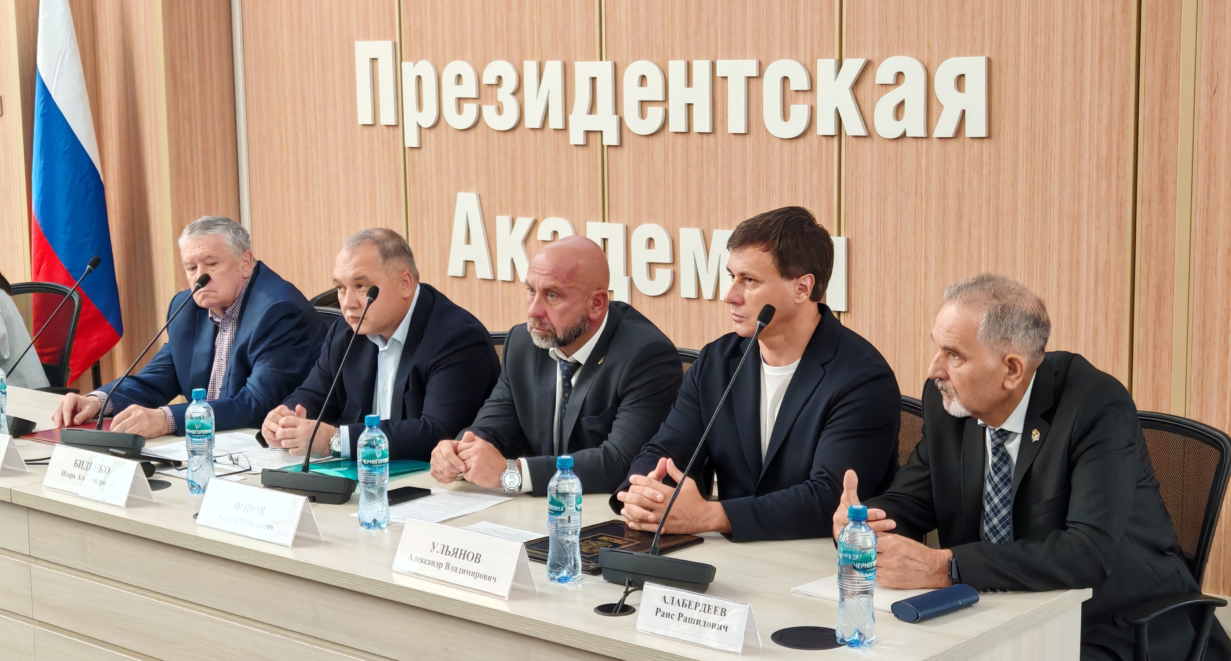 Не стать инструментом: разговор со студентами о вербовке и манипуляции